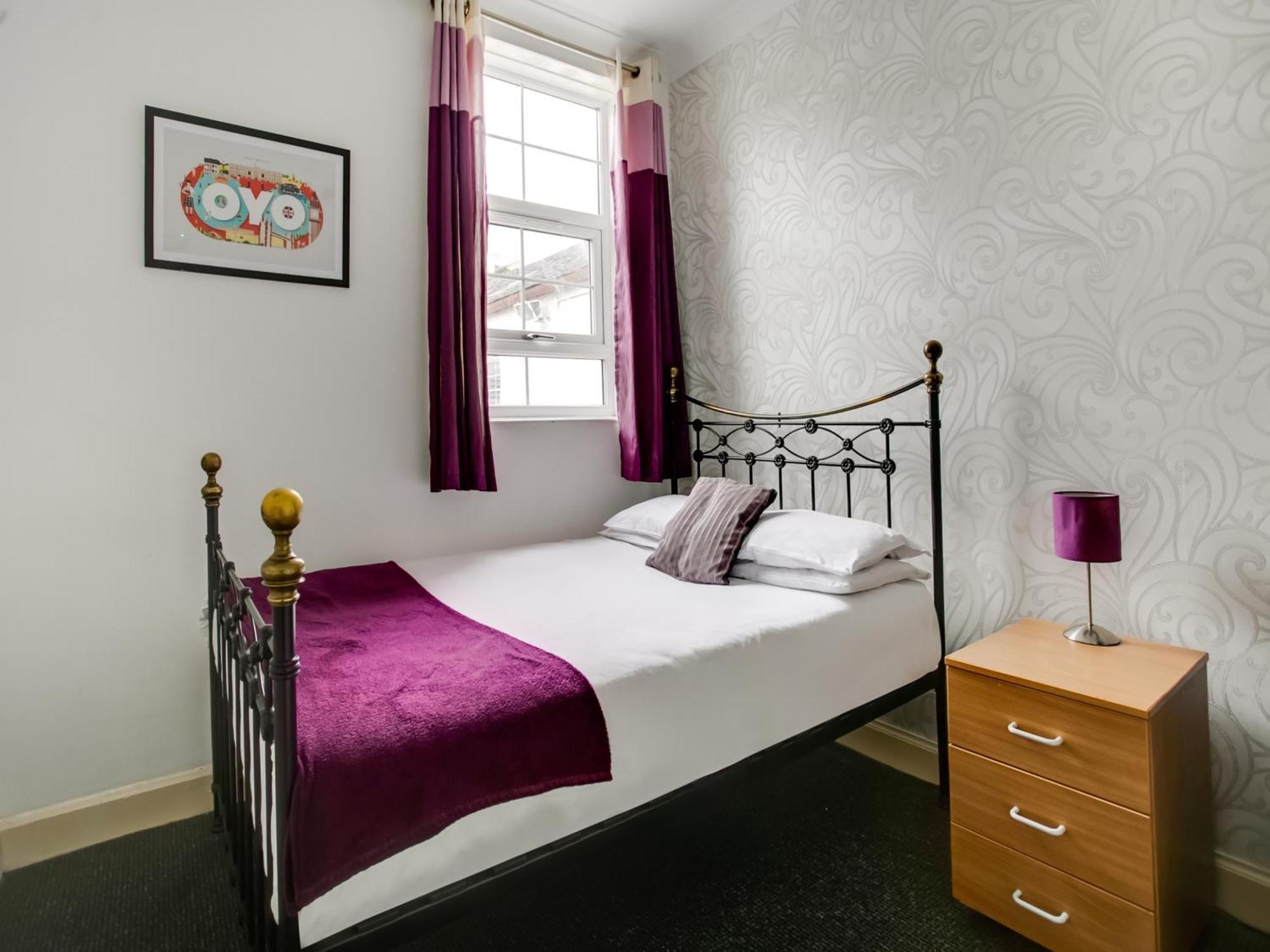Oyo Gin House Hotel Greenock Exterior foto