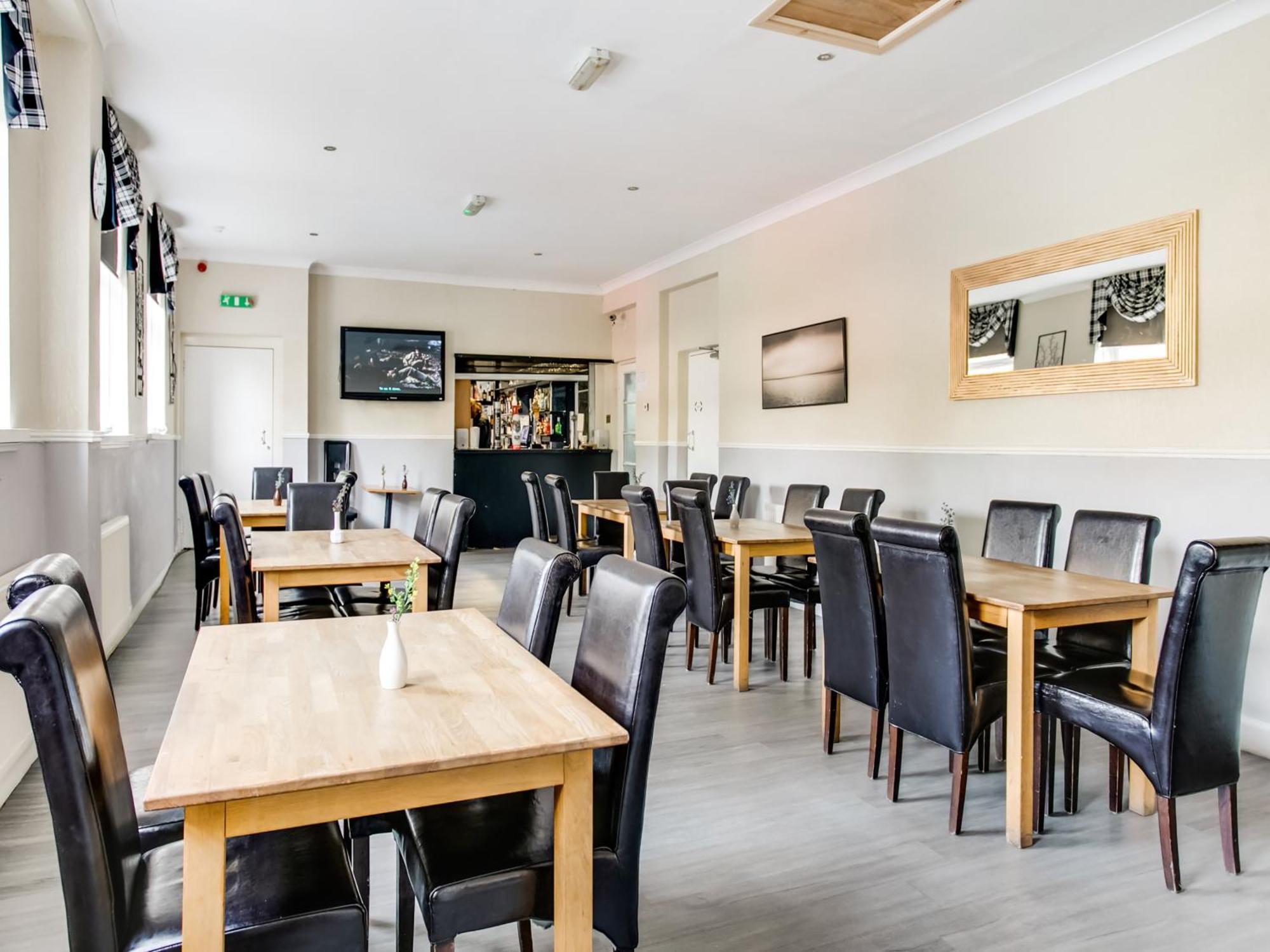 Oyo Gin House Hotel Greenock Exterior foto
